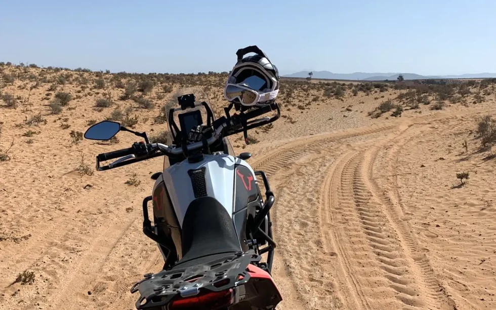 Marruecos en moto de alquiler: Plage Blanque y Anti-Atlas Off Road desde Agadir