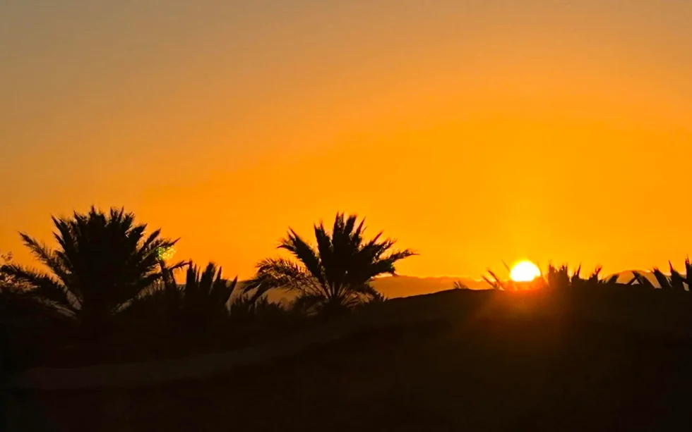 Marruecos en moto de alquiler: Montañas del Atlas y desierto de Sahara.