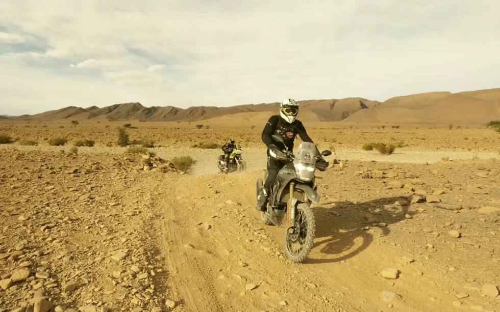 Marruecos en moto de alquiler: Montañas del Atlas y desierto de Sahara.